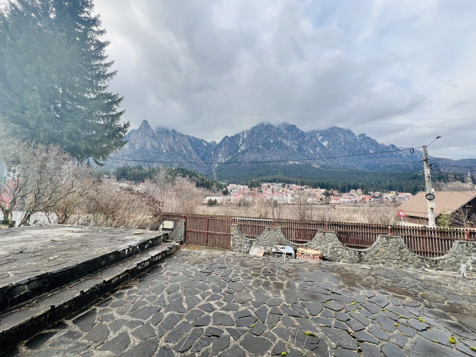 Cabana vânătorească din lemn cu vedere spectaculoasa, langa Castelul Cantacuzino